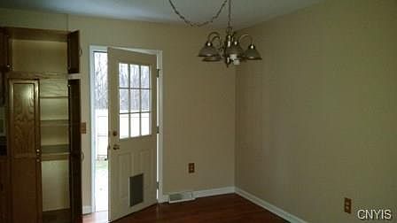 4th image of 23-25 Kent Dr