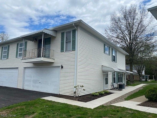 1st image of 1286D Pembrooke Dr #D
