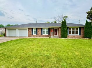 584 Camelot Dr, Seymour, IN