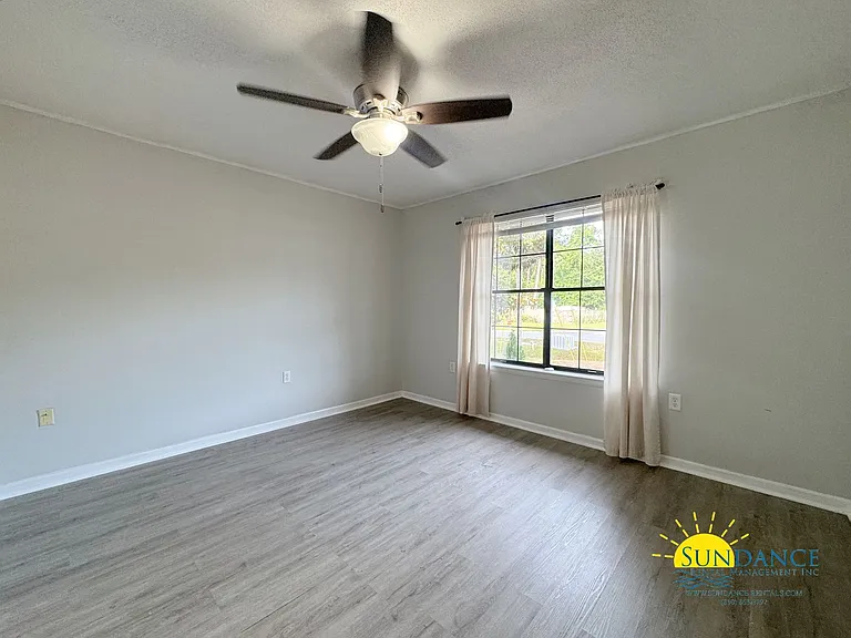 310 Evergreen Dr — Photo 9