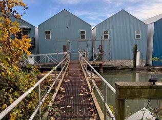 23226 Dyke Rd #1, Richmond, BC V6V 1E2