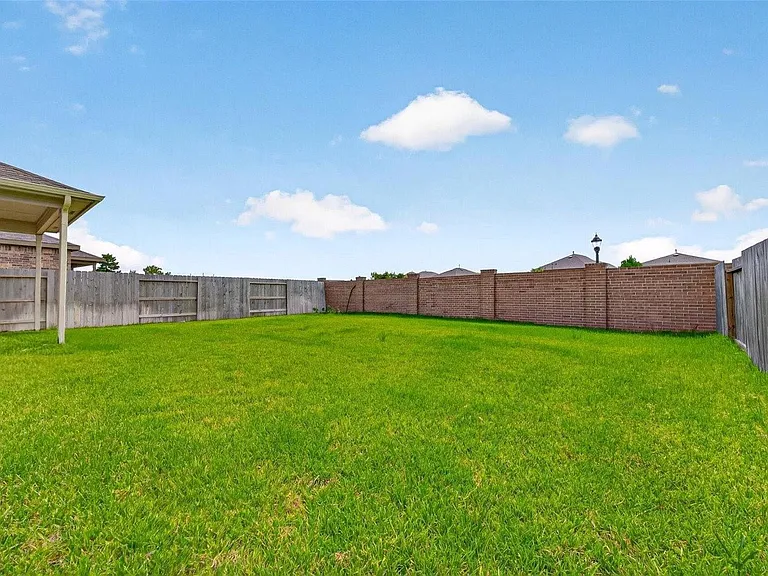 8111 Star Terrace Dr — Photo 39