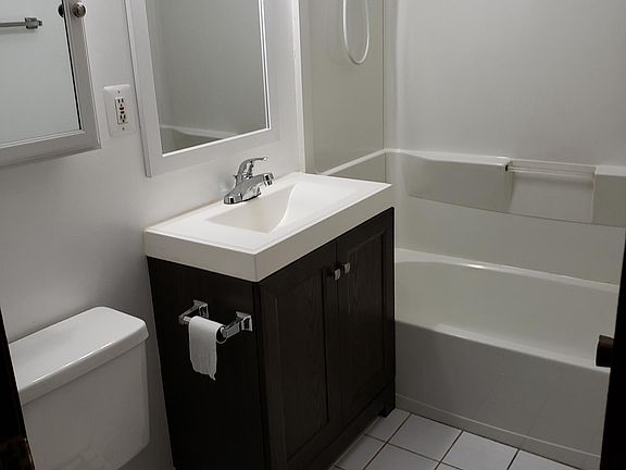 3rd image of 1525 Norway Ln APT 1A