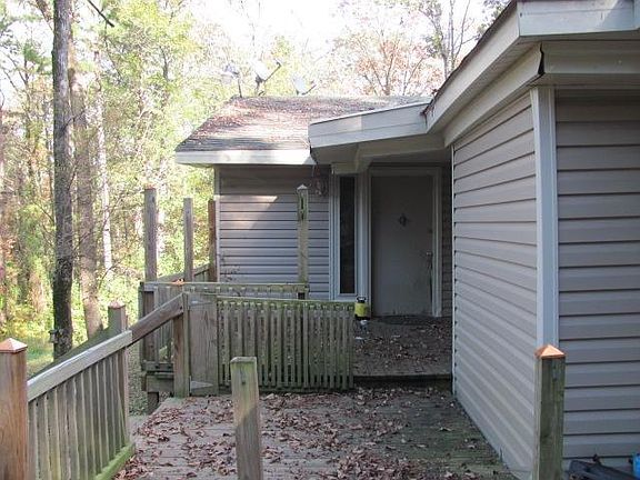 3rd image of 220 Broken Bridge Ln