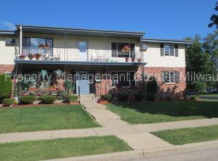 1118 Fleetfoot Dr APT 3, Waukesha, WI 53186