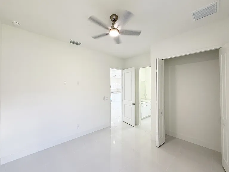 2726 NW 41st Pl — Photo 20