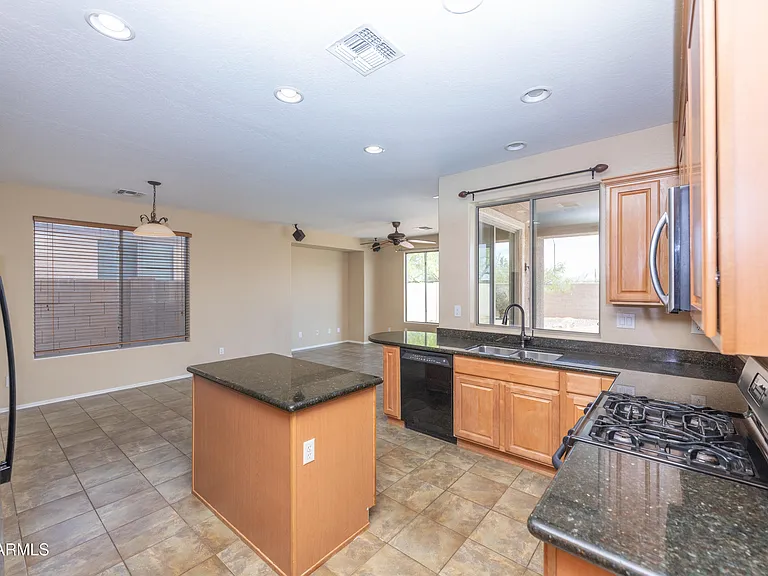 2023 W Shackleton Dr — Photo 11