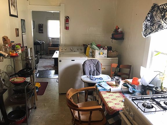 2nd image of 1001 N Woodburn Ave