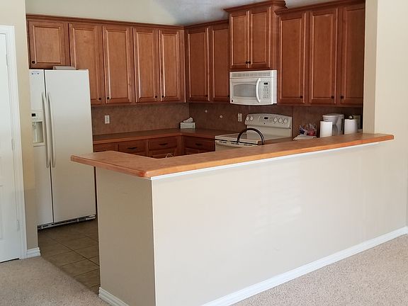 3rd image of 1702 Summer Hill Ct