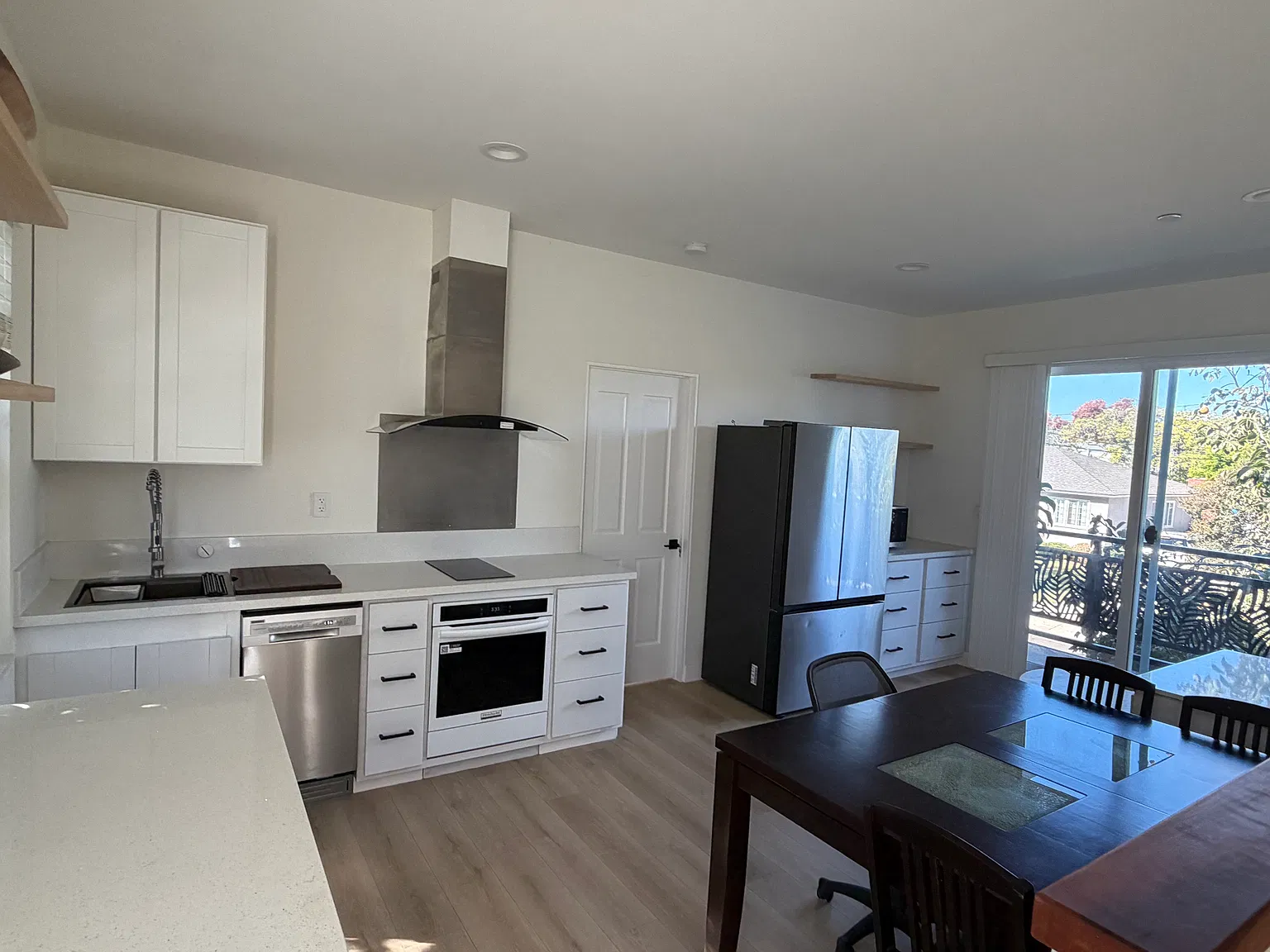 2 bed, 980 sqft, $3,300 — Photo 4
