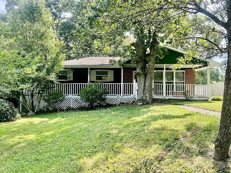 1st image of 1002 W Circle Dr