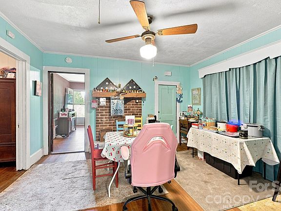 4th image of 512 W Bank St