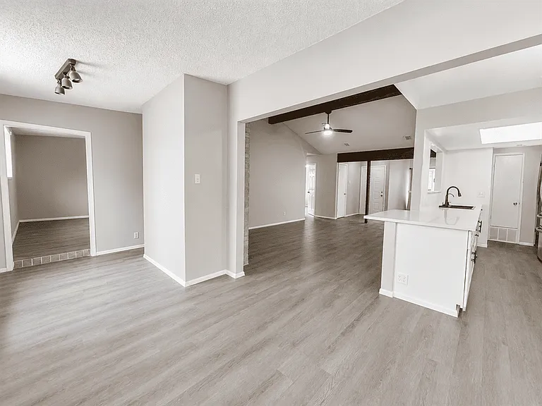 1034 Ericson Dr — Photo 8