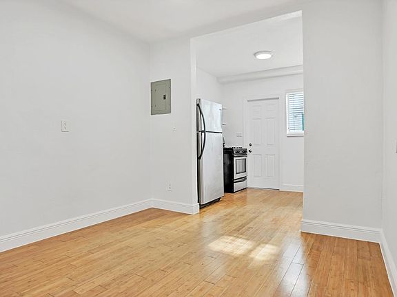 5th image of 7325 Carlyle Ave Unit 8-7315C-8