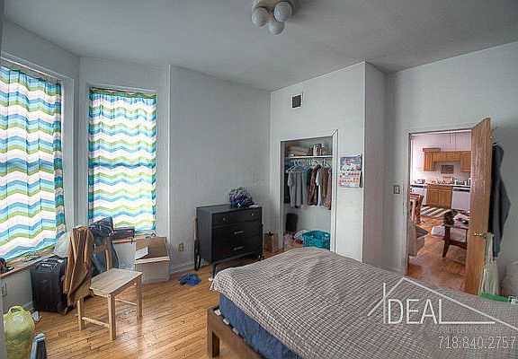 5th image of 636 Warren St APT 3R