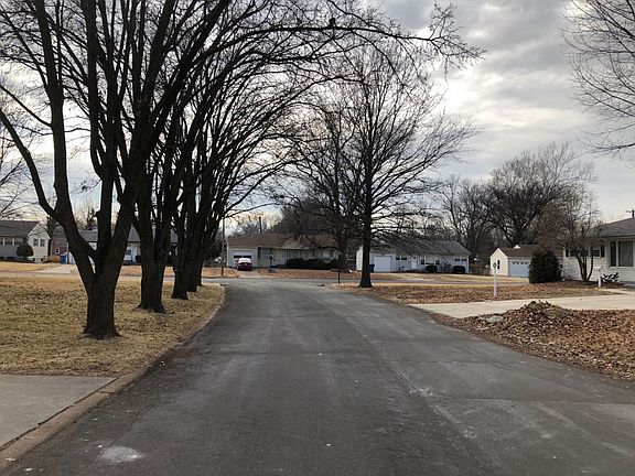 4th image of 90 Saint Daniel Ln