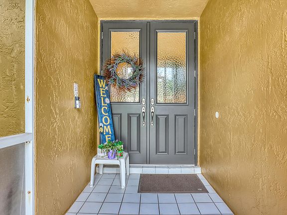 5th image of 712 Golf Court
