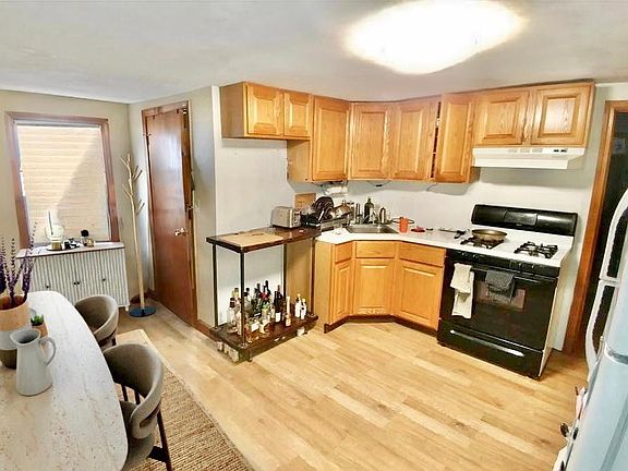 2nd image of 46 Tremont St #1