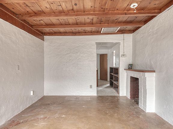 4th image of 3721 N Estrella Ave