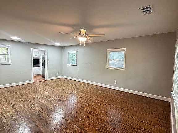 5th image of 1176 James Blvd