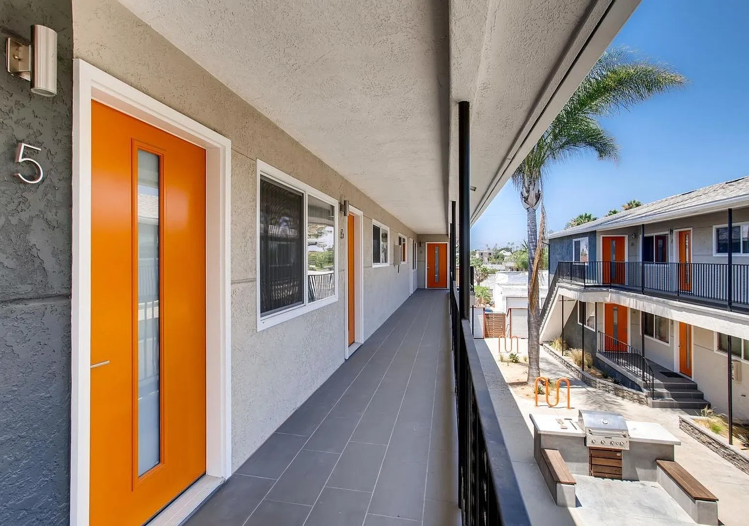 Great Location ! Walkable to local Resturants! Call Today — Photo 2