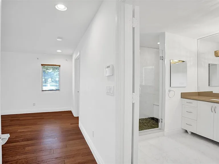 26 Cayuga Rd — Photo 22
