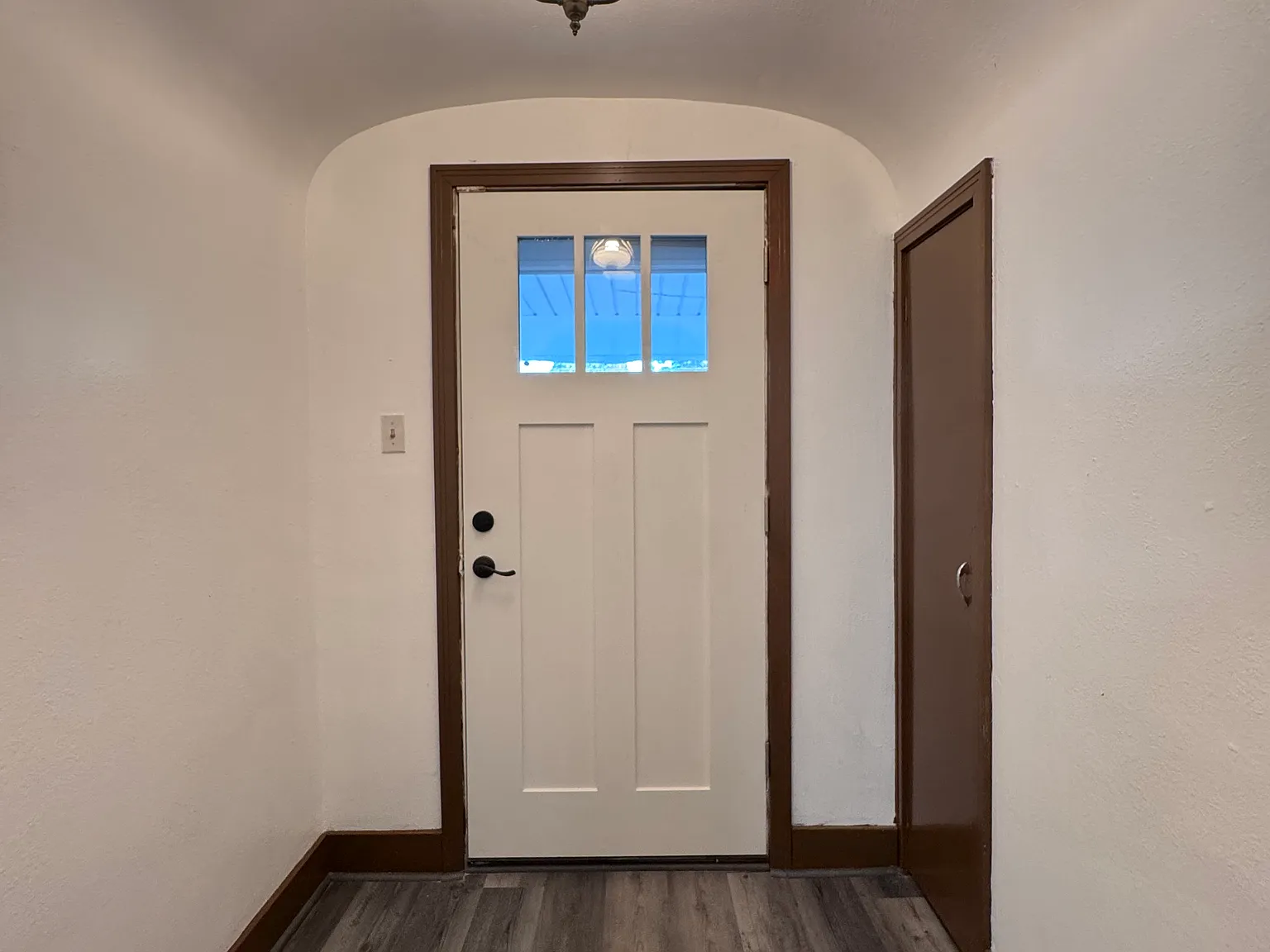 270 Straley Ave — Photo 2