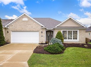3463 Stratford Grn, Uniontown, OH 44685