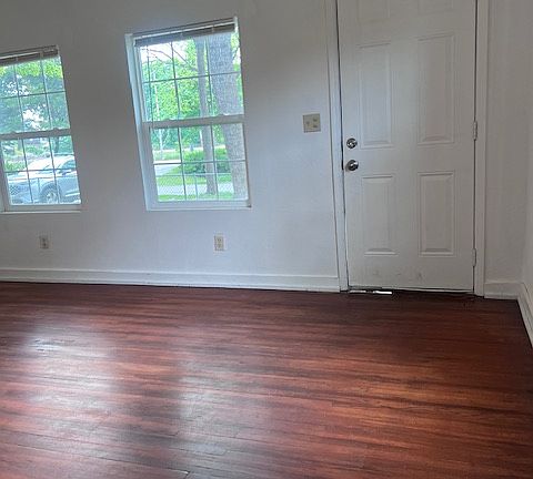 5th image of 3747 S Tacoma Ave
