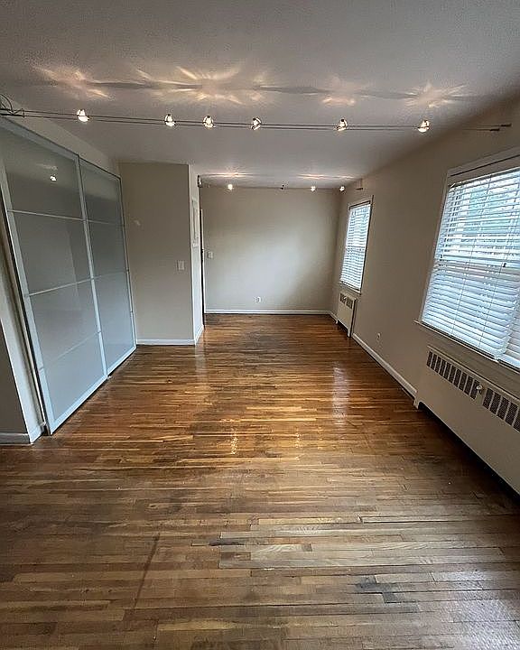 1st image of 180 Pinewood Rd #24