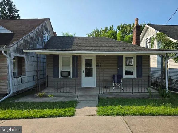 622 W 5th St, Lewistown, PA 17044