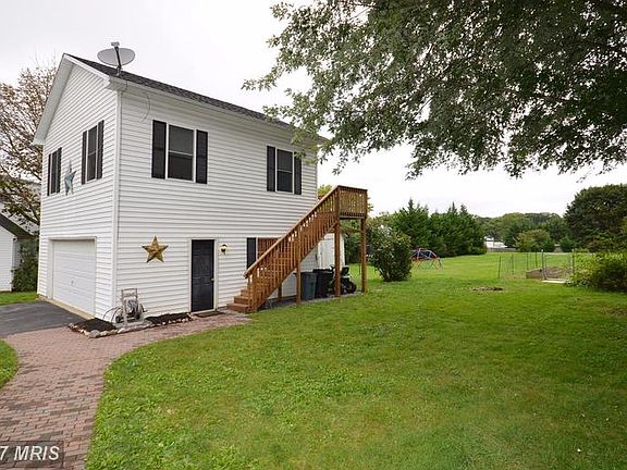 Carriage House - 2 Bedrooms, Bath and Family Room