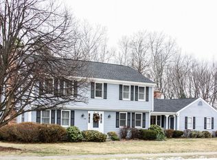140 Quinnehtuk Rd, Longmeadow, MA 01106