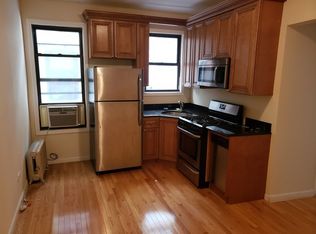 31-27 34th St #3, Astoria, NY 11106