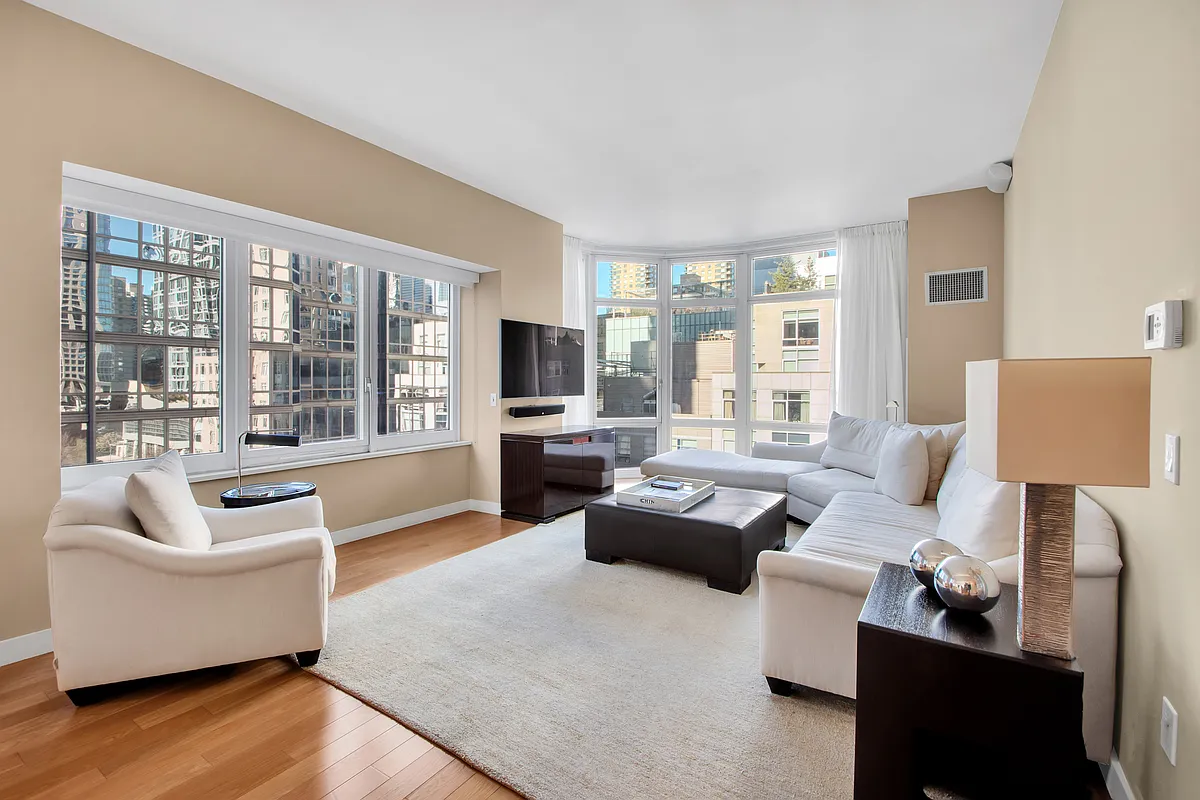 555 West 59th St Unit 9B  