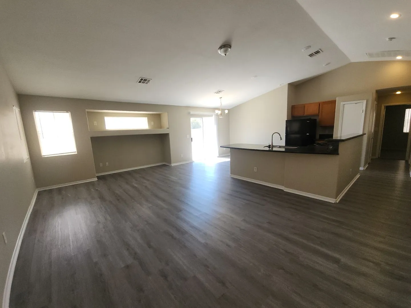 Great Single Story with Open Floorplan in North Las Vegas — Photo 4