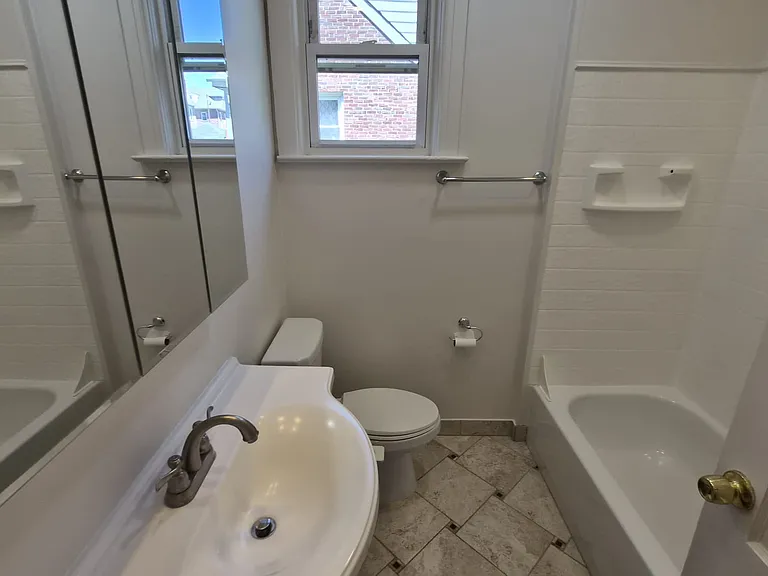 225 Hudson Pl #1 — Photo 5