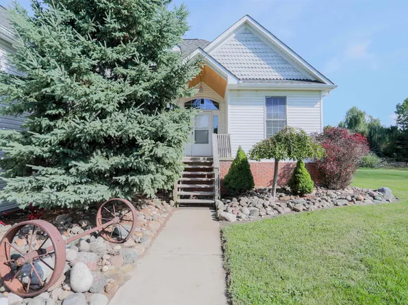 18475 Pratt Rd, Armada, MI 48005