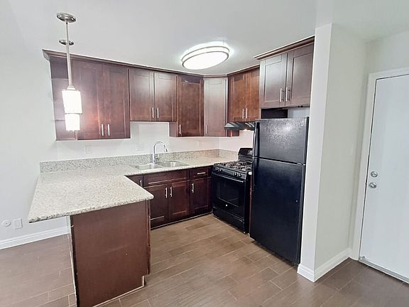 3rd image of 3100 Bellevue Ave #105