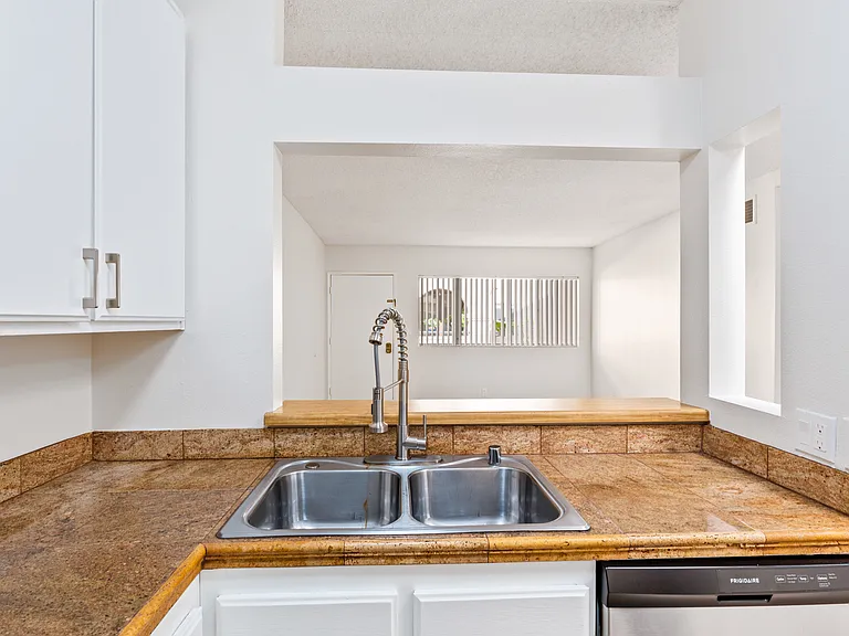 10376 Almayo Ave — Photo 33