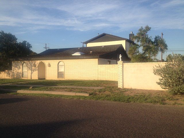 1st image of 403 S Sue St