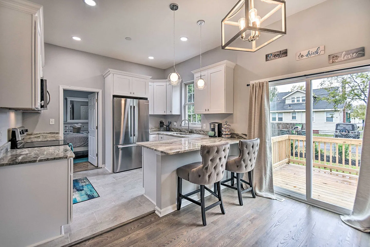 3 bed, 3.0 bath, 1614 sqft, $4,419 — Photo 4