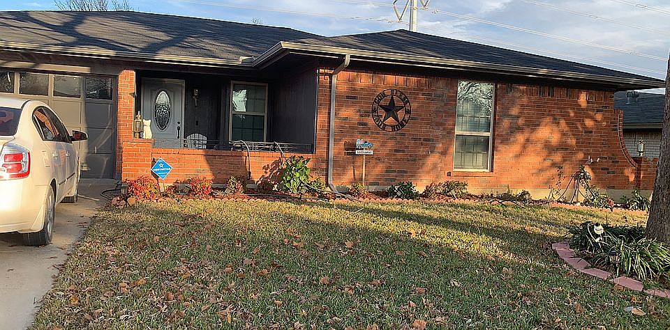 1st image of 3005 Green Valley Ln