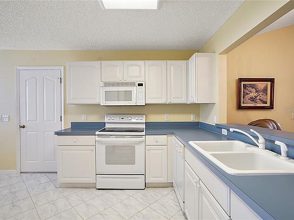5th image of 3016 Saint Thomas Ln