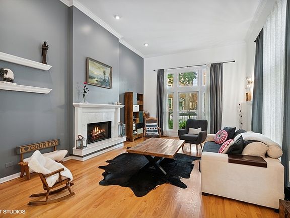 3rd image of 2306 N Greenview Ave