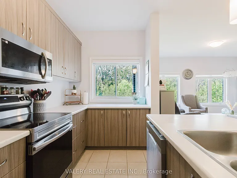 133 Caroline St — Photo 2
