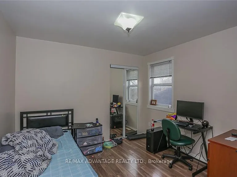 17 Sterling St #UPPER — Photo 29