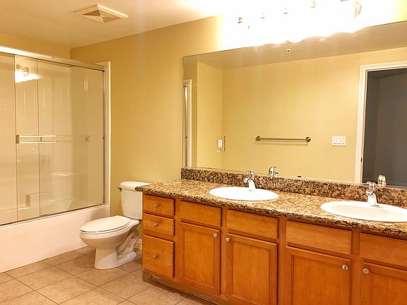 4th image of 7526 N Laurel Canyon Blvd #207