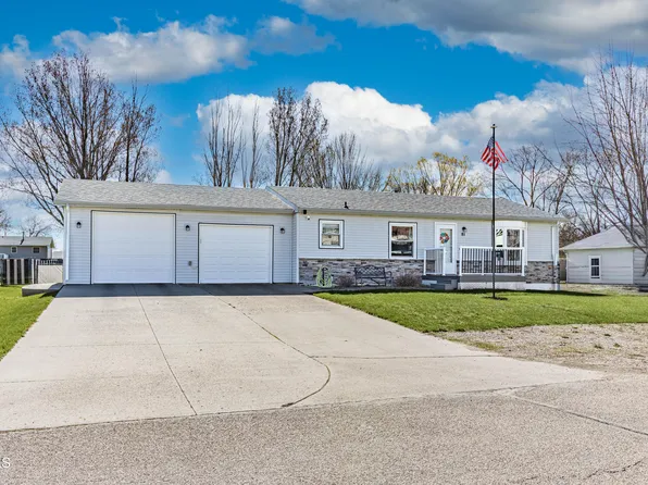 81 Benteen Dr, Bismarck, ND 58504