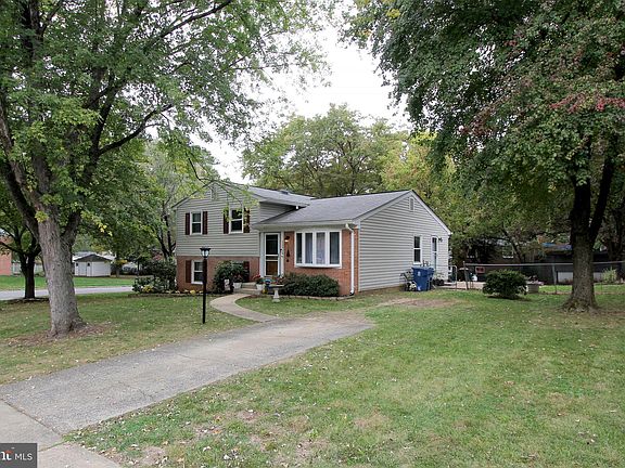 3rd image of 13716 McGill Dr